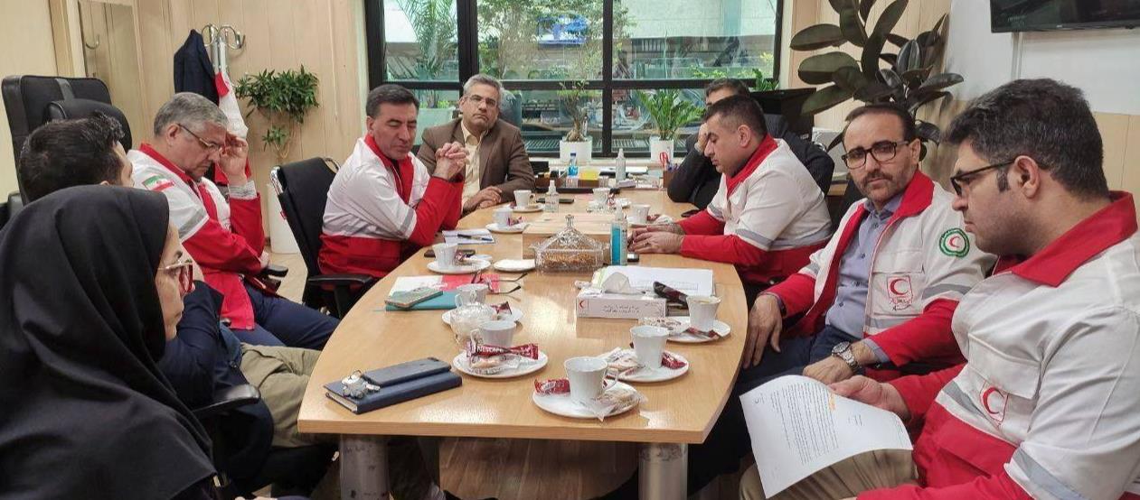 نشست صمیمی معاون توسعه منابع انسانی و پشتیبانی با معاون آموزش و مدیران‌کل این حوزه برگزار شد