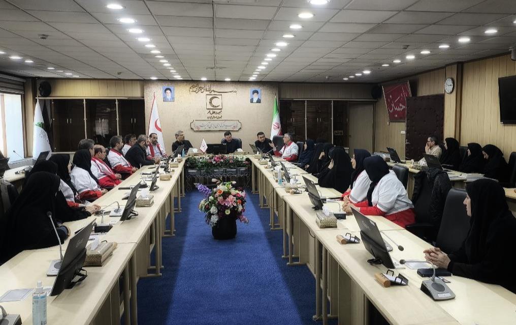 تأکید بر ارتقای فرهنگ سازمانی و توسعه خدمات رفاهی در نشست معاون توسعه با مدیران حوزه آموزش و پژوهش